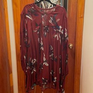 FREE PEOPLE FLOWY TUNIC - L - MAROON FLORAL DESIGN
